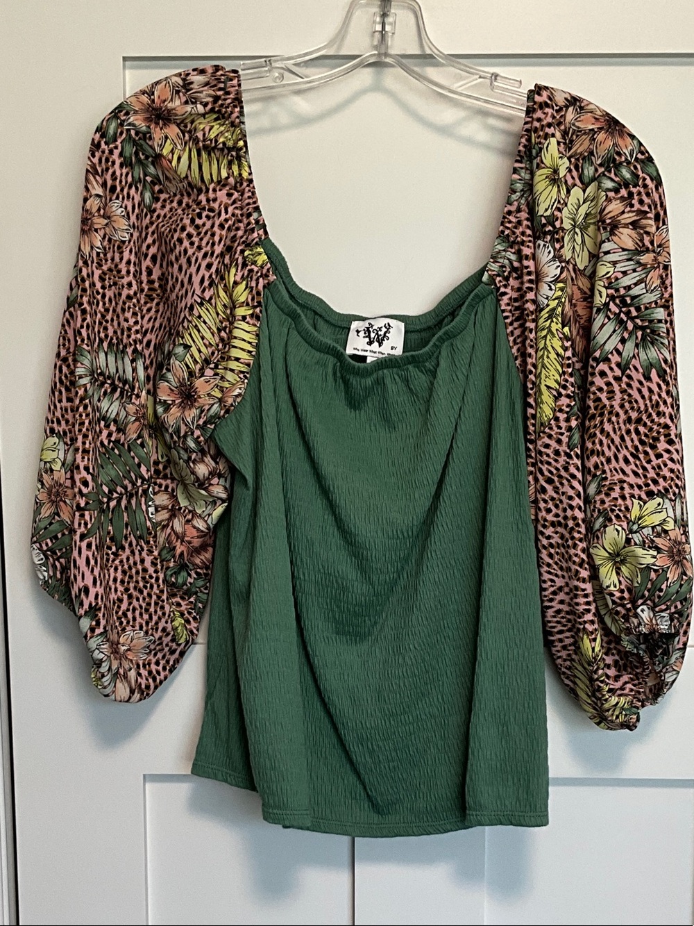 Who What Wear Green Bodice Top with Floral Animal-Print Puff Sleeves
